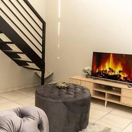 Apartamento Luxury, Location, & Convenience. Johannesburgo Exterior foto
