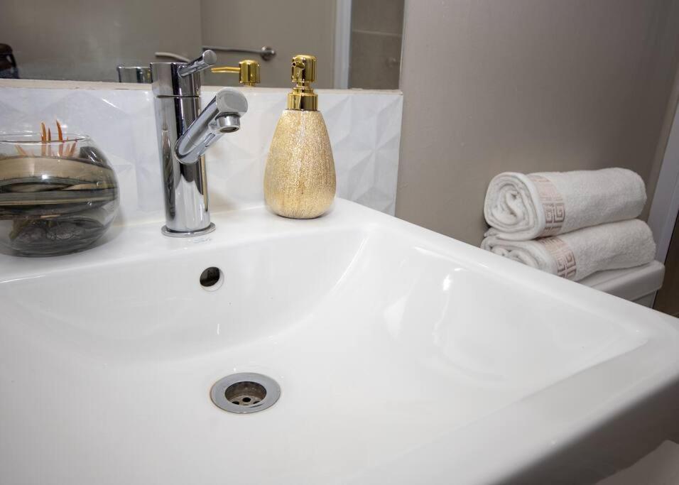 Apartamento Luxury, Location, & Convenience. Johannesburgo Exterior foto